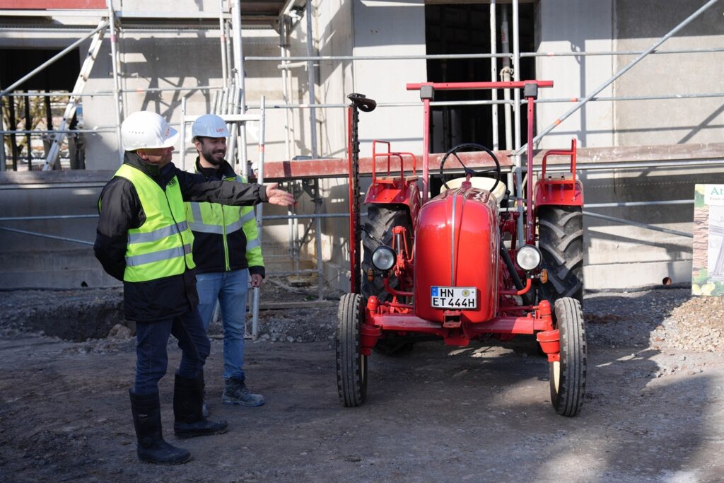 tripsdrill porsche diesel traktor erlebnisgastronomie